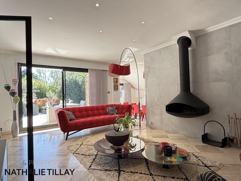 Maison - 284 m² - 9 pièces