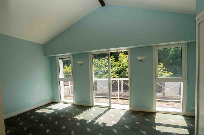 Maison - 243 m² - 6 pièces