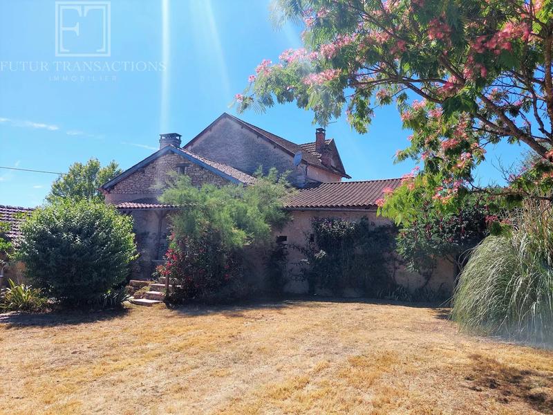 Maison - 216 m² - 6 pièces