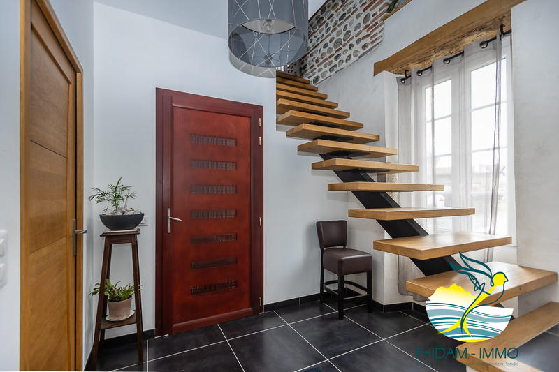 Loft - 142 m² - 5 pièces