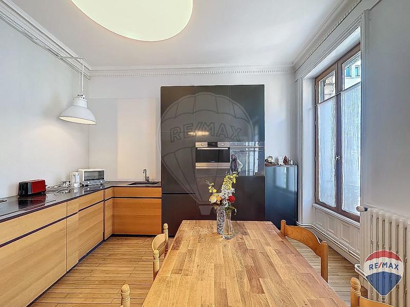 Appartement - 142 m² - 6 pièces