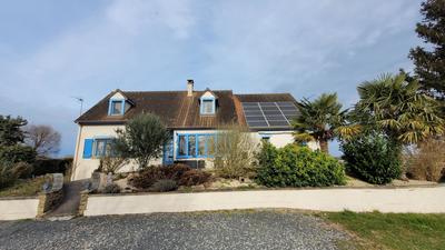 Maison - 243 m² - 11 pièces