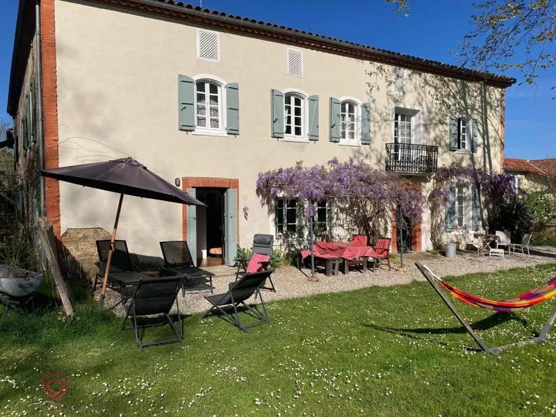 Maison de maîtres - 585 m² - 20 pièces