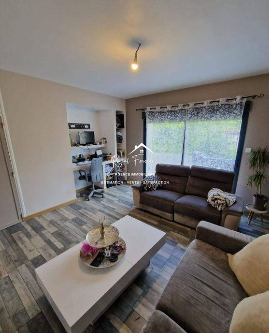 Maison traditionnelle - 200 m² - 8 pièces