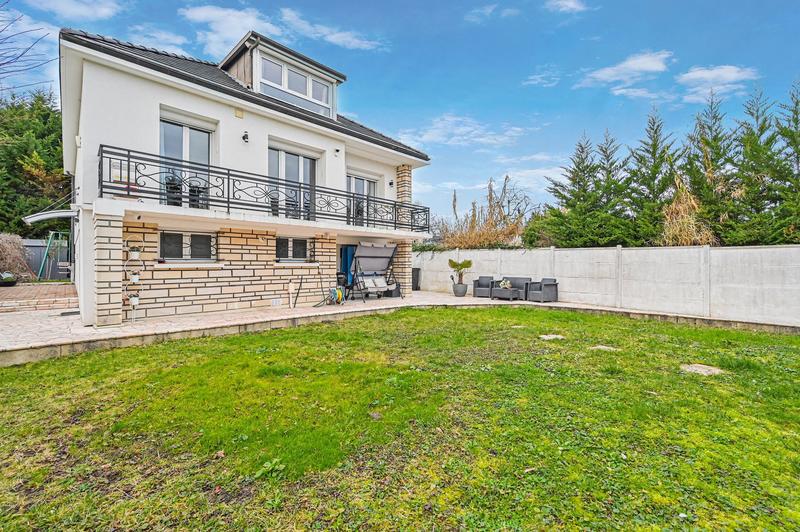 Maison contemporaine - 217 m² - 6 pièces