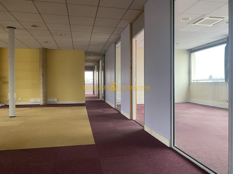 Bureau - 300 m²