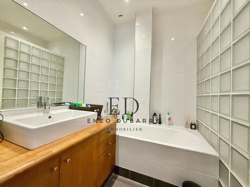 Appartement - 167 m² - 5 pièces