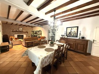 Maison - 200 m² - 6 pièces