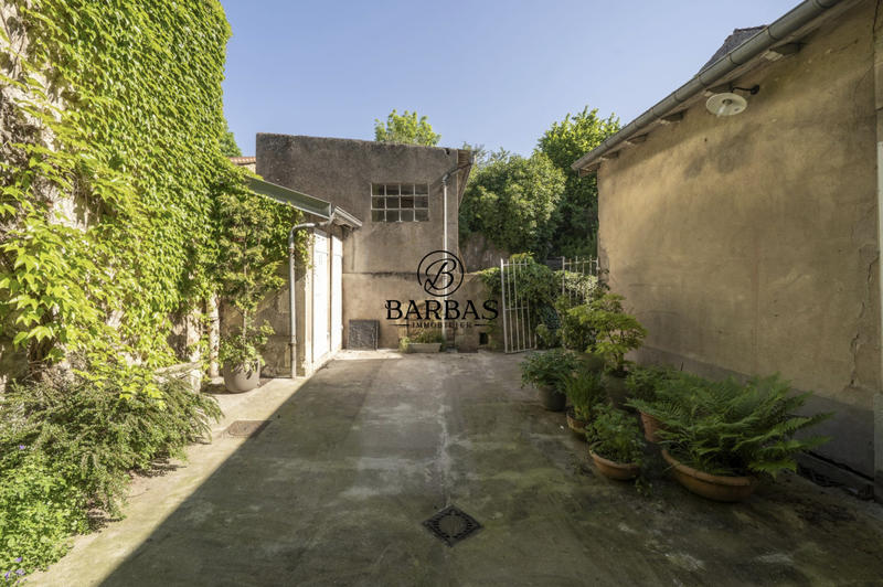 Maison - 270 m² - 11 pièces