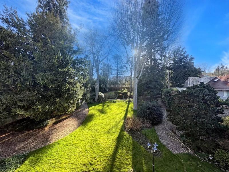 Maison - 214 m² - 8 pièces