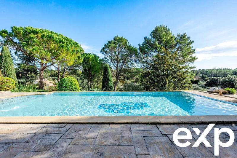 Maison - 195 m² - 8 pièces