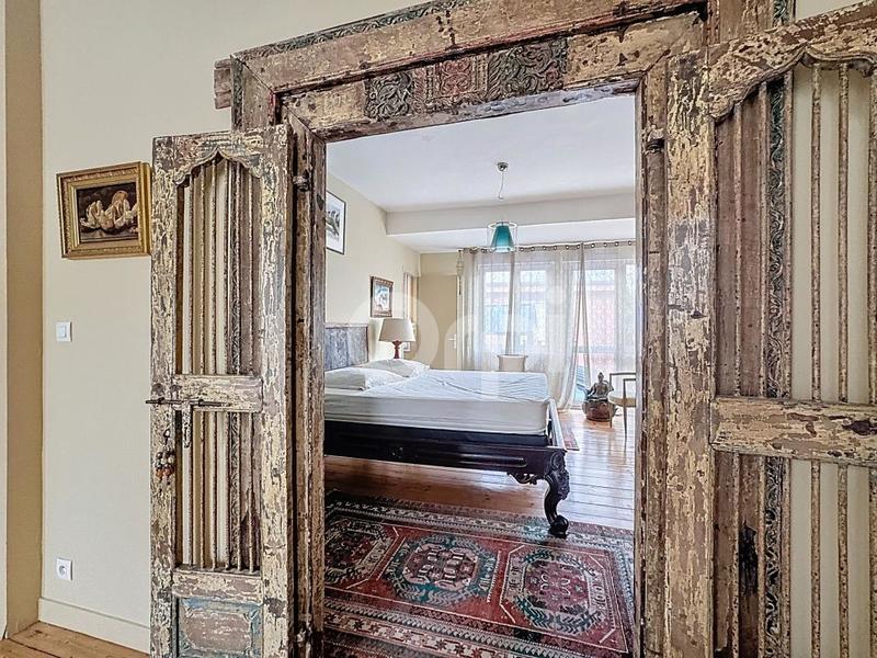 Demeure - 216 m² - 6 pièces