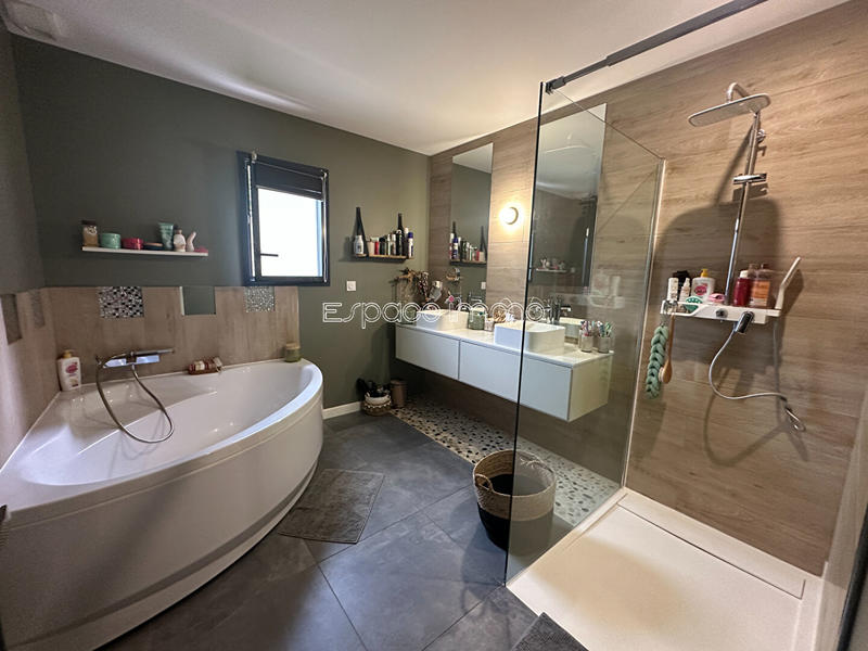 Maison - 123 m² - 7 pièces