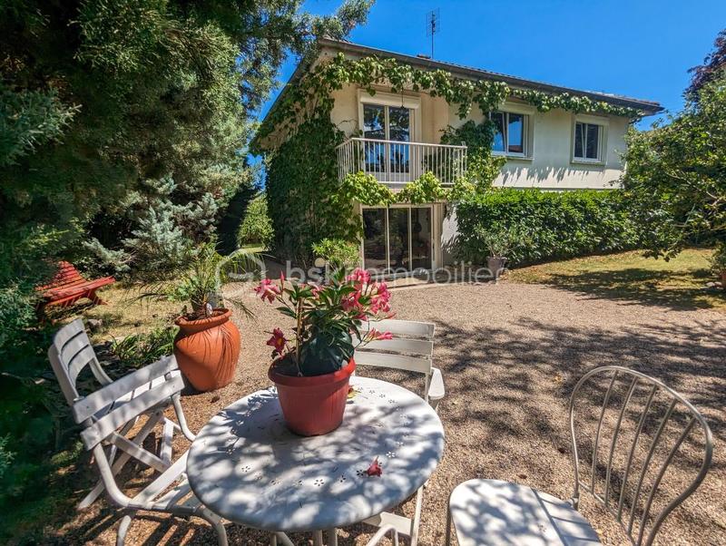 Maison traditionnelle - 94 m² - 5 pièces