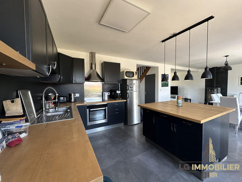 Maison - 121 m² - 5 pièces