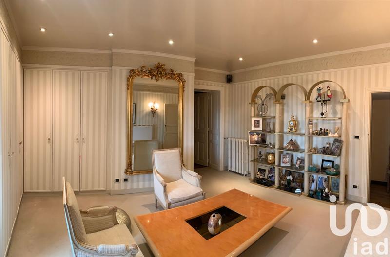 Maison - 500 m² - 13 pièces