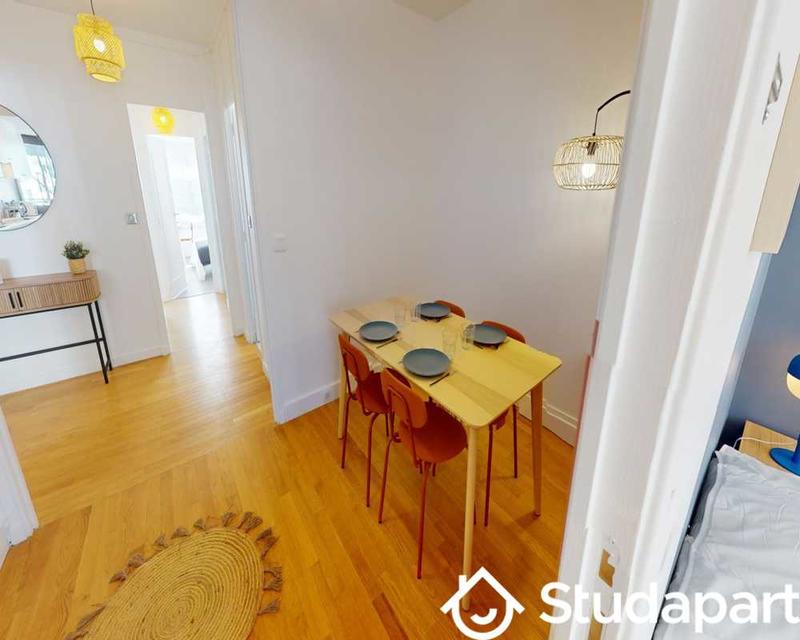 Chambre - 90 m² - 1 pièce