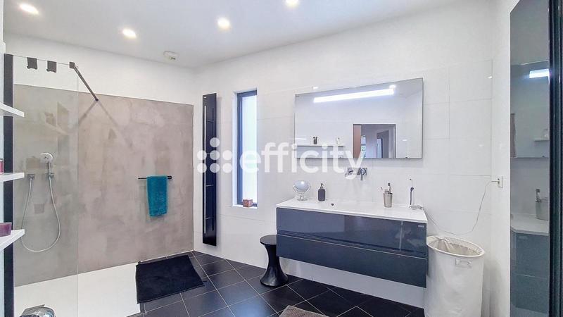 Maison - 166 m² - 4 pièces