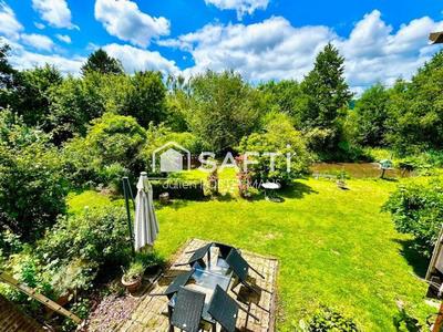 Maison - 208 m² - 8 pièces