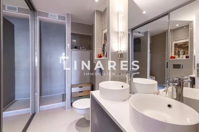 Appartement - 184 m² - 8 pièces