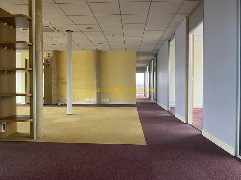 Bureau - 300 m²