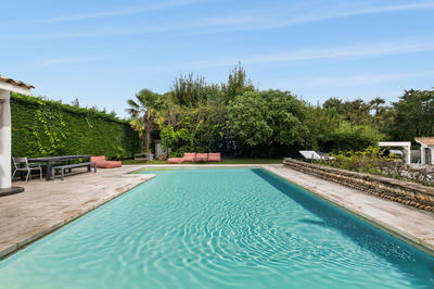 Maison - 270 m² - 8 pièces