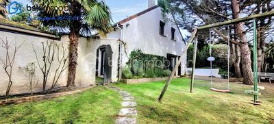 Propriété - 288 m² - 12 pièces