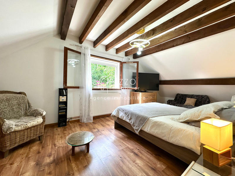 Maison - 180 m² - 6 pièces