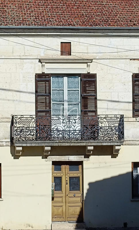 Maison - 234 m² - 8 pièces