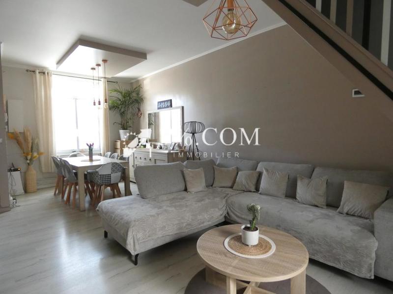 Maison - 94 m² - 5 pièces