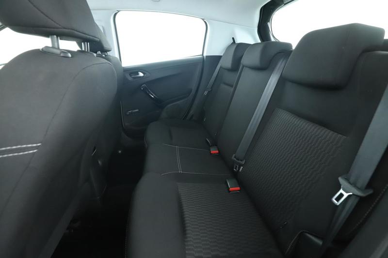 Peugeot 208 1.6 Blue-HDi Active Business 5p 75 ch