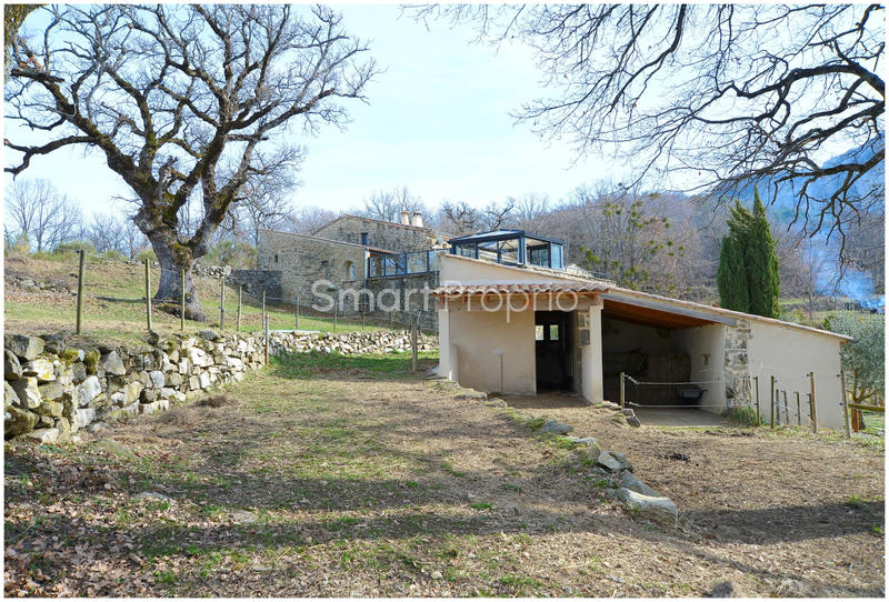 Propriété - 320 m² - 10 pièces