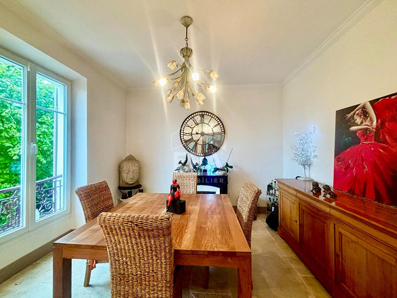 Maison - 186 m² - 6 pièces