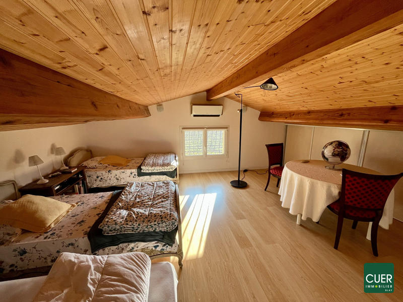 Maison - 174 m² - 6 pièces