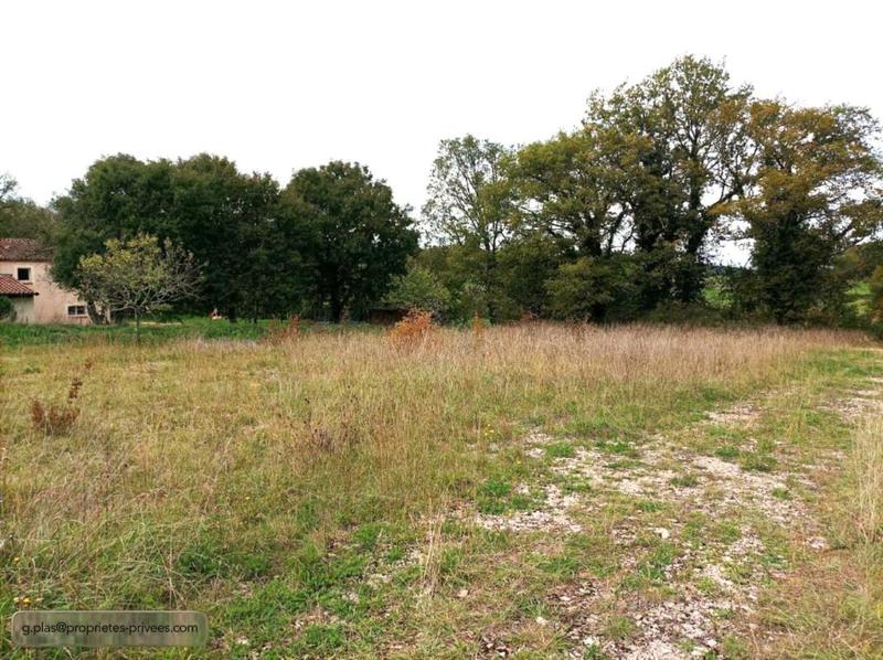 Terrain constructible - 1 714 m²