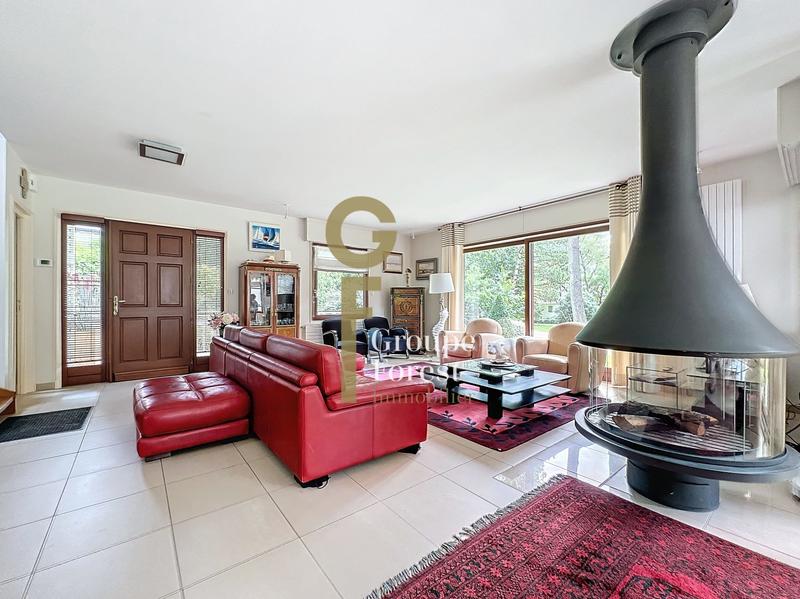 Maison - 167 m² - 6 pièces