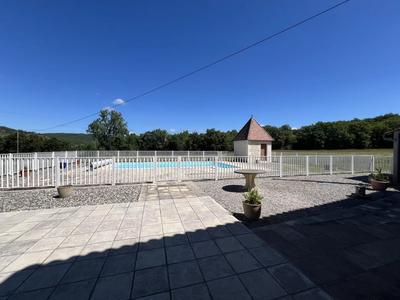 Maison - 188 m² - 5 pièces