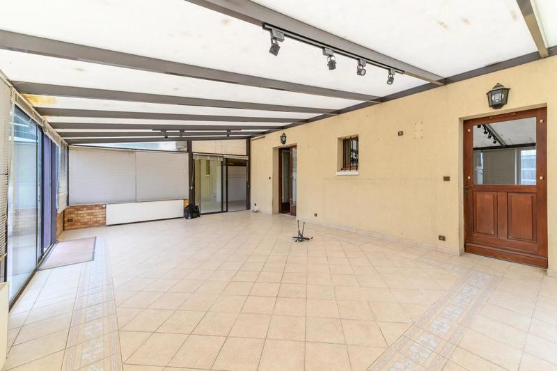 Maison - 180 m² - 6 pièces