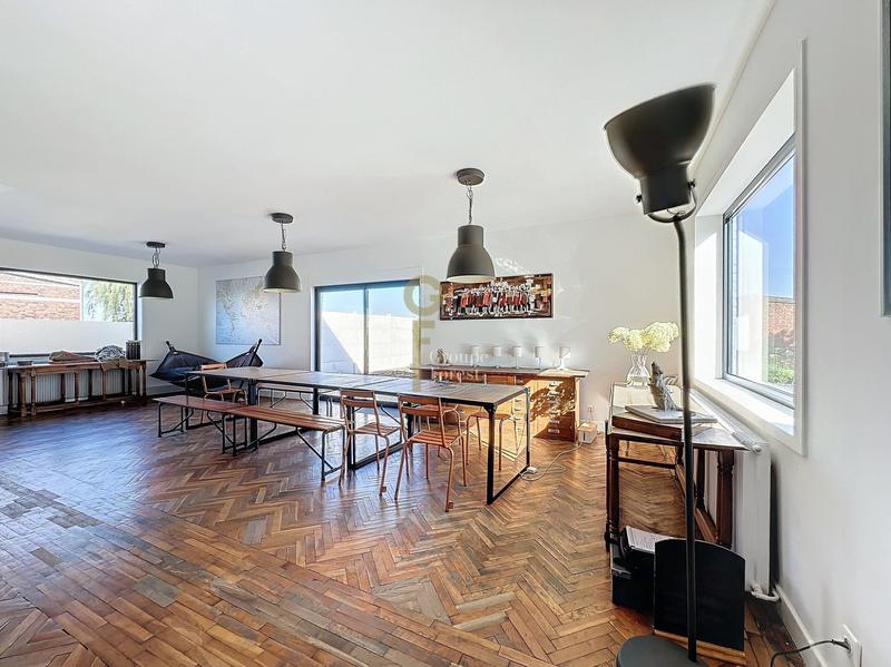 Maison - 410 m² - 12 pièces