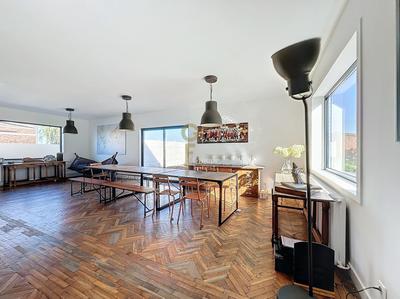 Maison - 410 m² - 12 pièces