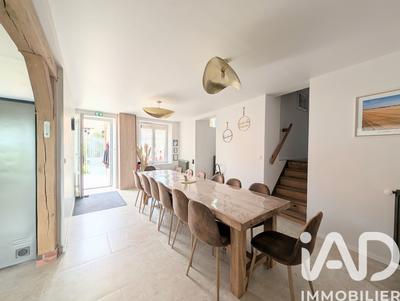 Maison - 370 m² - 6 pièces