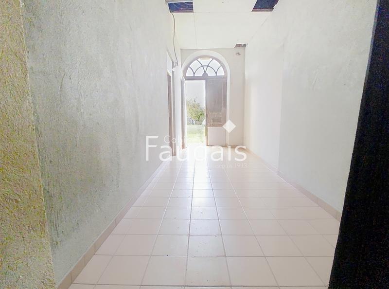 Propriété - 300 m² - 20 pièces