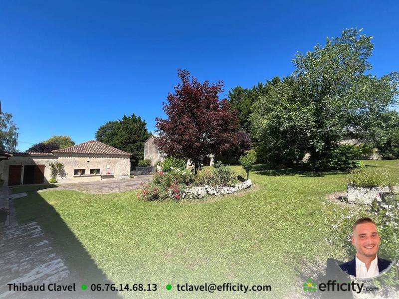 Maison - 208 m² - 6 pièces