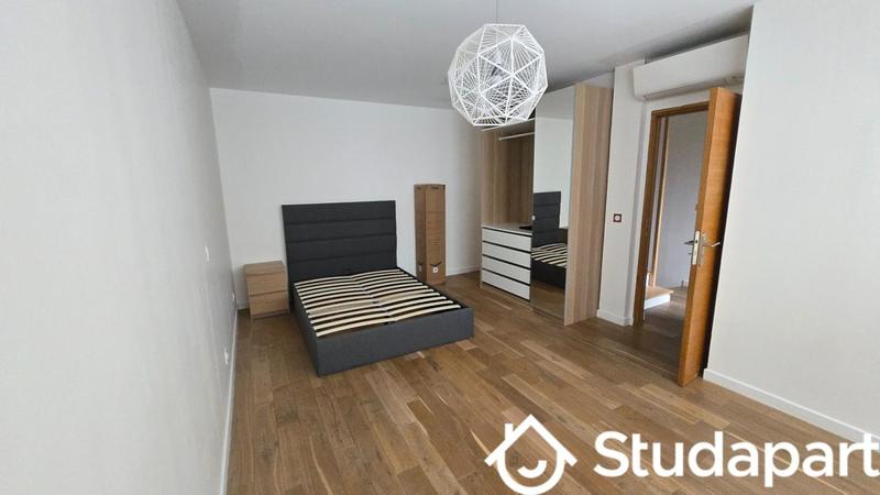 Chambre - 9 m² - 1 pièce