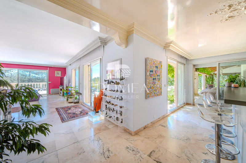 Maison - 463 m² - 15 pièces