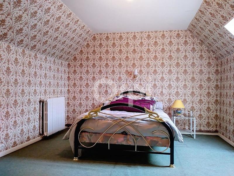 Maison - 161 m² - 7 pièces