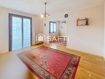 Maison - 92 m² - 5 pièces