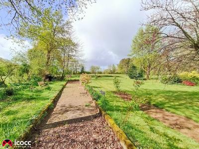 Propriété - 217 m² - 10 pièces