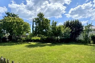 Terrain constructible - 700 m²