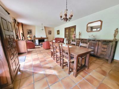Maison - 140 m² - 6 pièces